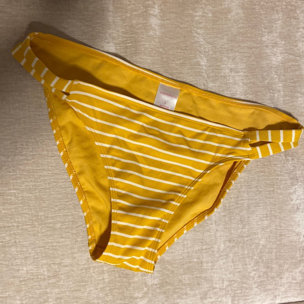 🌞 Target exhilaration size L yellow bathing suit bottom